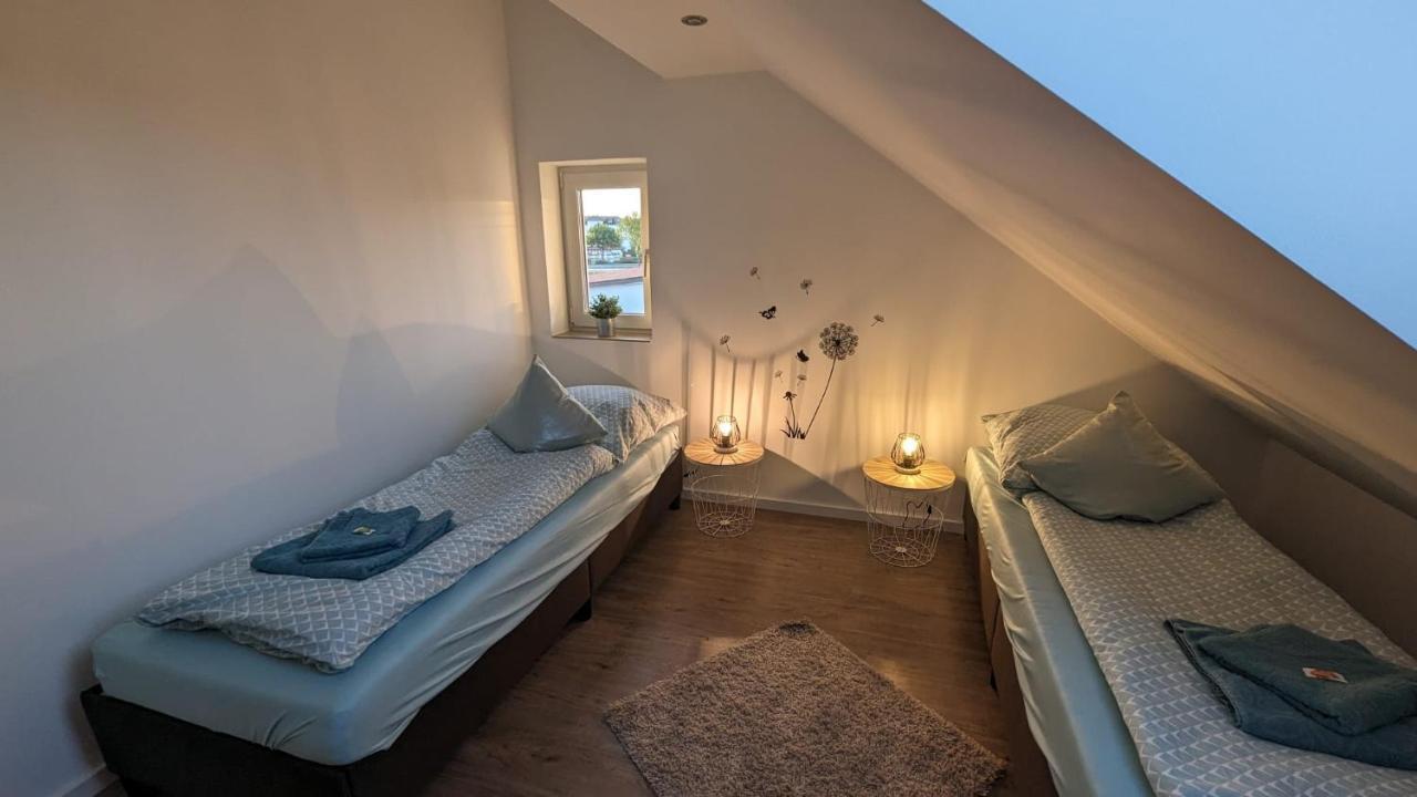 Helle Wohnung Mit Zwei Schlafzimmern Eching  Exterior photo